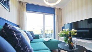 Deluxe Apartment, 1 Queen Bed with Sofa bed, Pool Access, Park View (NTD610) | Living area