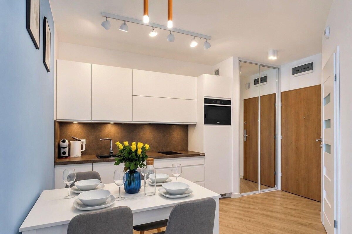 Deluxe Apartment, Harbour View | Private kitchen | Coffee/tea maker, full-sized fridge, stovetop, dishwasher