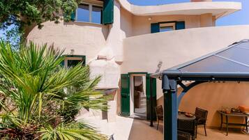 Café da manhã com buffet grátis todos os dias