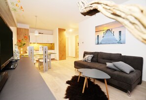 TV a schermo piatto 40 pollici con canali via cavo, TV