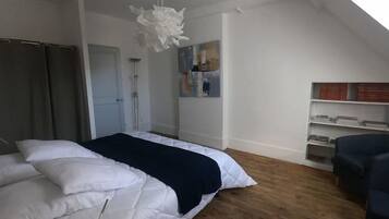 2 chambres, fer et planche Ă repasser, Wi-Fi, draps fournis