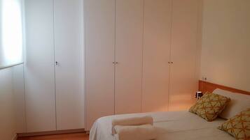 2 slaapkamers, een bureau, geluiddichte muren