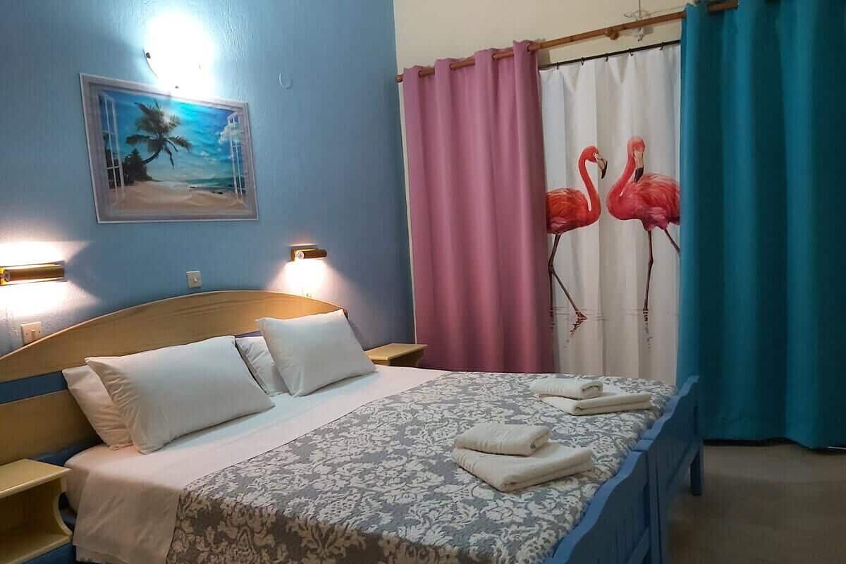 Free WiFi, bed sheets