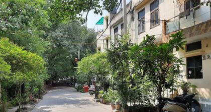 Private Luxuary Studio apartment with fully equipped kitchen & attach washroom