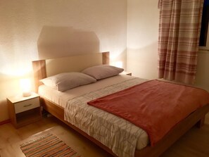 Premier Apartment | Free cribs/infant beds, free WiFi, bed sheets - Apartments Peronja Seafront (Jelsa)