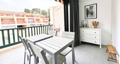 "BEACH WALK" Climatisé, piscine, 200m de la plage, parking, wifi