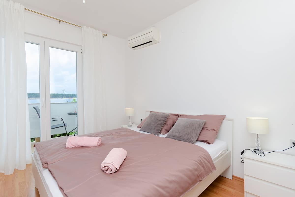 4 bedrooms, free WiFi