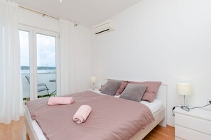 4 bedrooms, free WiFi