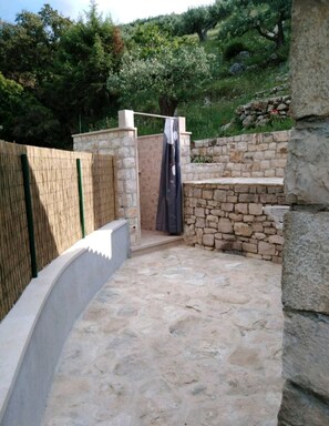 하우스 | 숙박 시설 구내