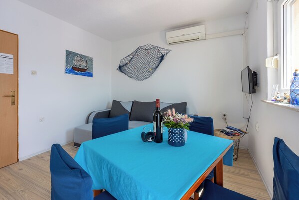 Apartment (A1) | Living room
