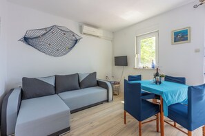 Apartment (A1) | Living room - Apartment Legac - Plavi (Senj)