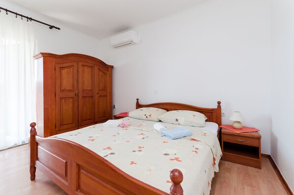 4 bedrooms, free WiFi