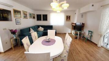 Apartment (A1) | Living room