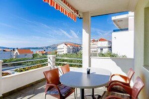 Balcony - Apartments Palm Tree (Okrug)
