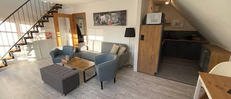 Tv, bøger, stereoanlæg