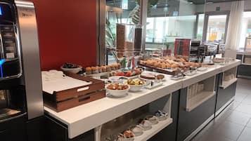 Daily buffet breakfast for a fee