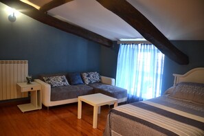 Standard Room | 7 bedrooms, individually decorated, individually furnished, desk