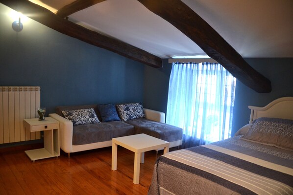 Standard Room | 7 bedrooms, individually decorated, individually furnished, desk