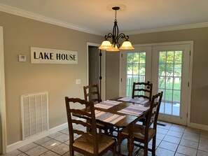 Dining - Sunset House on Lake Guntersville: Fishermen & Cozy Family Paradise!  (Guntersville)