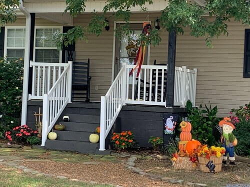 Sunset House on Lake Guntersville: Fishermen & Cozy Family Paradise! 