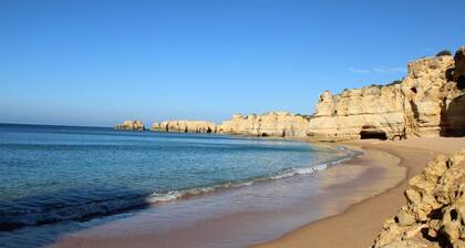 Nur 500 m vom Strand entfernt! Meerblick von den Schlafzimmern. Privates Haus.