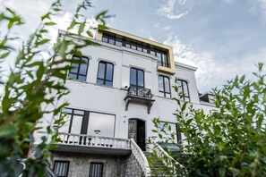 Front of property - Hôtel Vedette (Profondeville)
