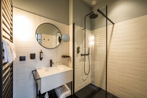 Pillow-top beds, minibar, in-room safe, individually decorated - Hôtel Vedette (Profondeville)