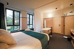 Superior Double Room, Valley View | Pillow-top beds, minibar, in-room safe, individually decorated - Hôtel Vedette (Profondeville)