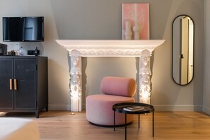 Superior Double Room, Valley View | Pillow-top beds, minibar, in-room safe, individually decorated - Hôtel Vedette (Profondeville)
