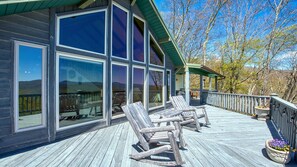 Terrace/patio - Laurel Vista, Long Range Views, Hot-Tub, Firepit! (Maggie Valley)