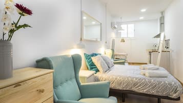 2 Schlafzimmer, BĂŒgeleisen/BĂŒgelbrett, Internetzugang, BettwĂ€sche