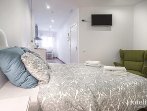 2 chambres, fer et planche à repasser, accès Internet, draps fournis