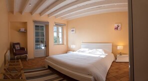 1 bedroom, iron/ironing board, travel cot, WiFi