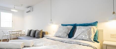 2 chambres, fer et planche à repasser, accès Internet, draps fournis