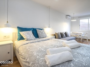 2 bedrooms, iron/ironing board, Internet, bed sheets