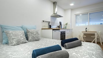 1 chambre, fer et planche Ă  repasser, accĂšs Internet, draps fournis