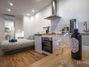 Fridge, oven, cookware/dishes/utensils