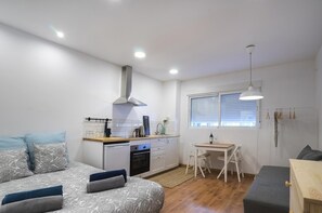 1 bedroom, iron/ironing board, internet, bed sheets