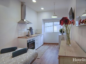 1 chambre, fer et planche à repasser, accès Internet, draps fournis