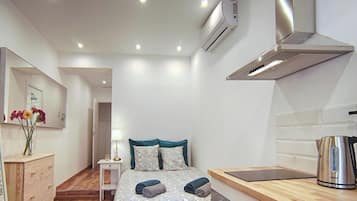 1 chambre, fer et planche à repasser, accès Internet, draps fournis