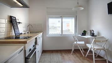 Frigorifero, forno, pentole/stoviglie/utensili