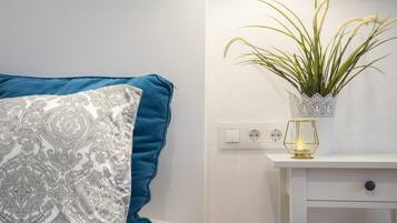 1 bedroom, iron/ironing board, internet, bed sheets