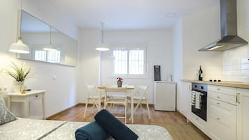 1 bedroom, iron/ironing board, internet, bed sheets