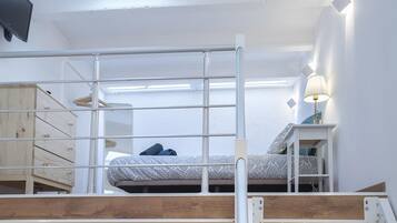 Bügeleisen/Bügelbrett, Internetzugang, Bettwäsche