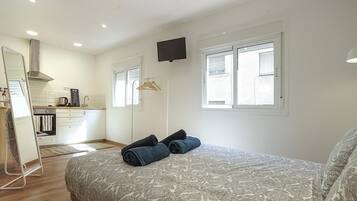 1 chambre, fer et planche Ă  repasser, accĂšs Internet, draps fournis