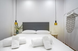 Ferros/tábuas de passar roupa, acesso à internet, roupa de cama