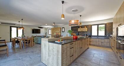 La Villa Chardonnay, grande bĂątisse de 7 chambres au cĆur d'un vignoble AB