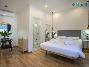 1 chambre, fer et planche à repasser, accès Internet, draps fournis