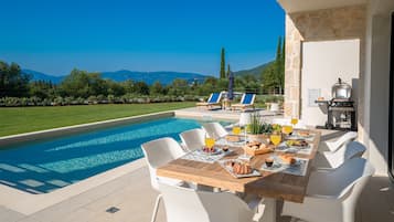 Luxury Villa, 3 Bedrooms (Villa Evangelos) | Living room | 50-inch flat-screen TV with satellite channels, Smart TV