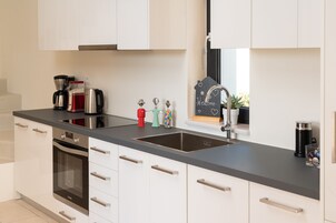 Refrigerador, horno, placa de cocina, lavavajillas